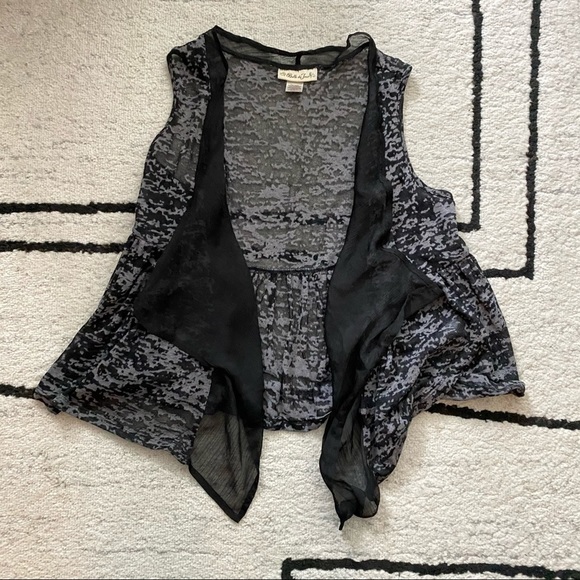 BELLE DU JOUR Gray Sleeveless Tie Front Vest - Picture 6 of 6